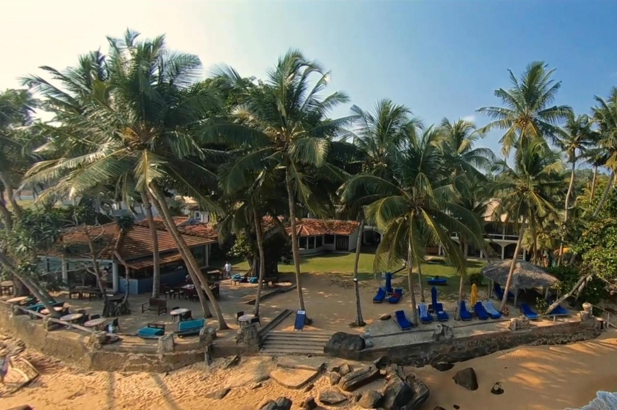 Sri Gemunu Beach Resort Унаватуна Екстер'єр фото